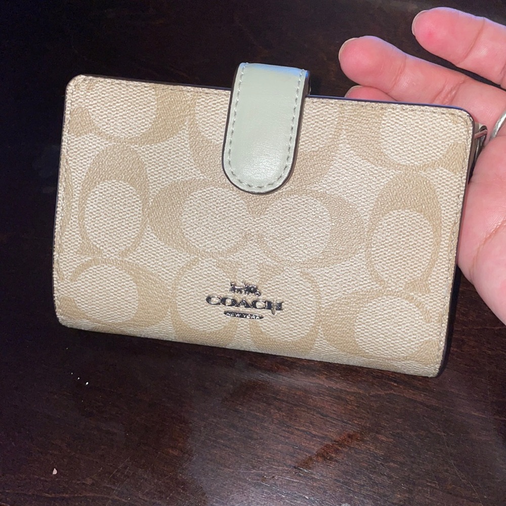 Coach mint wallet